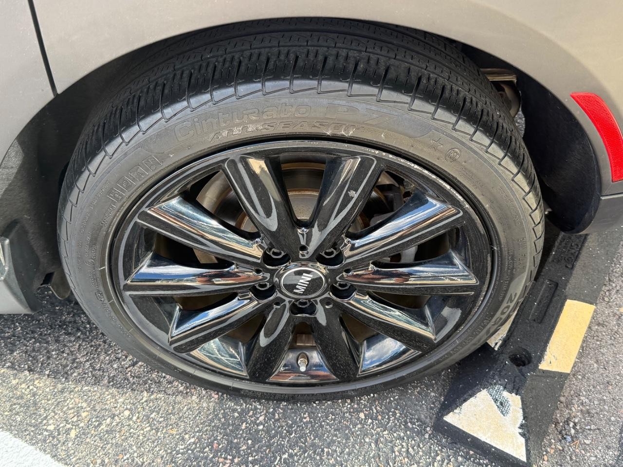 MINI Hardtop 4 Door Vehicle Image 07