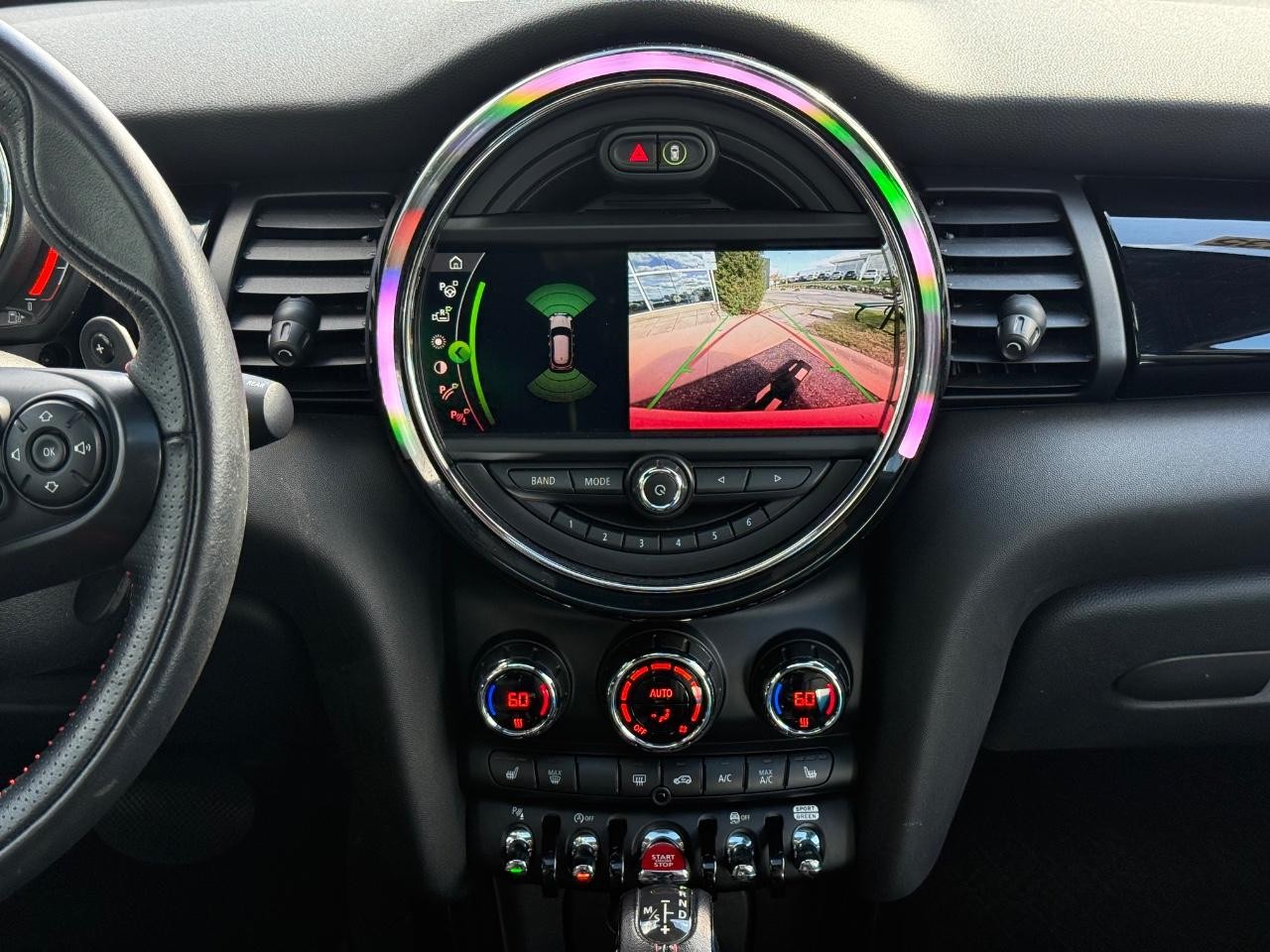 MINI Hardtop 4 Door Vehicle Image 12