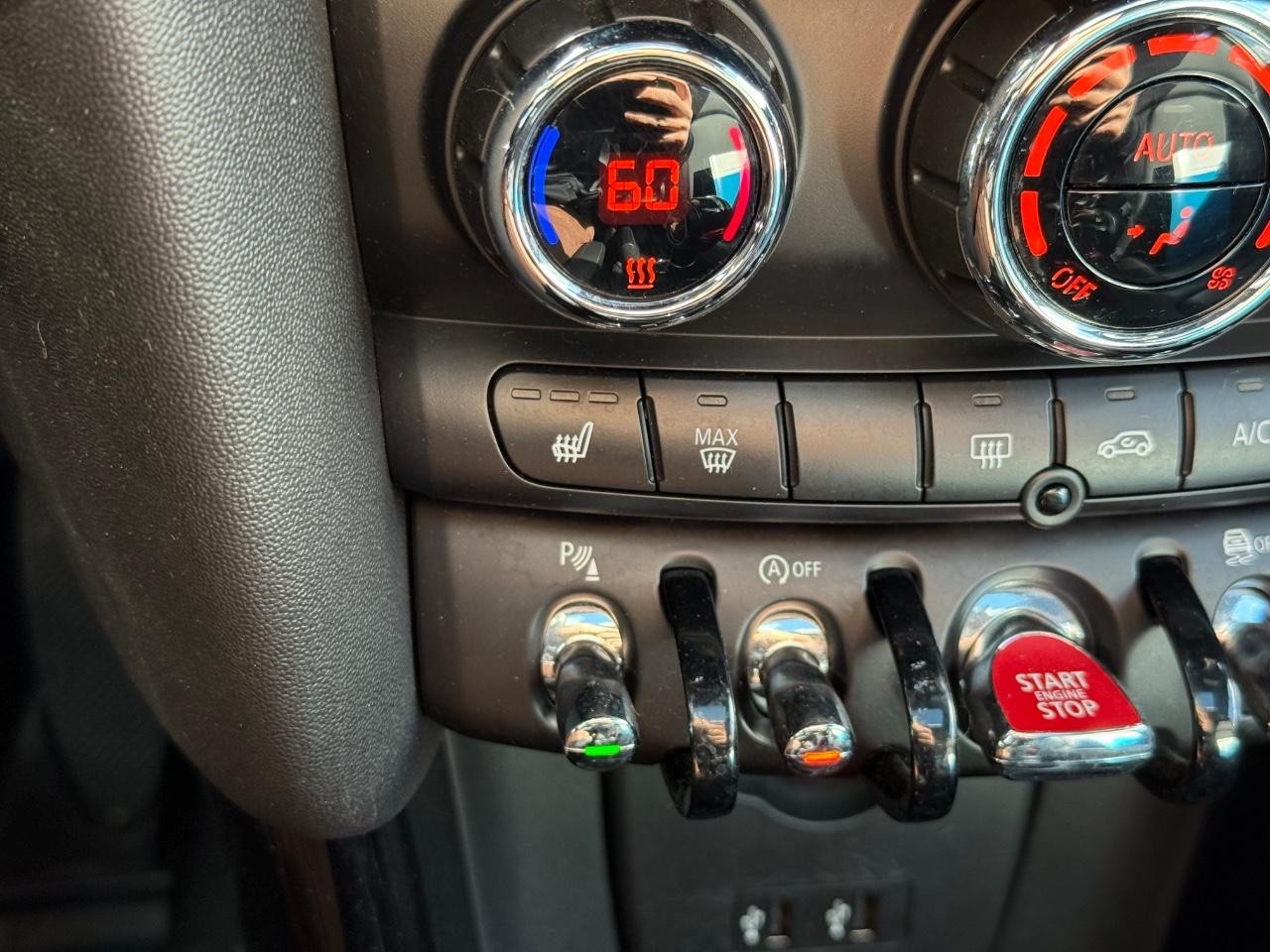 MINI Hardtop 4 Door Vehicle Image 20