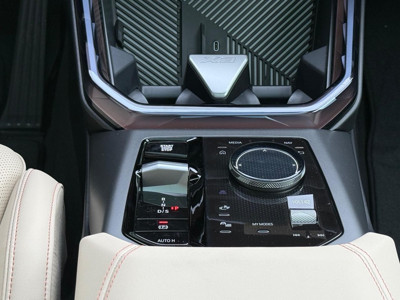 BMW X3 Vehicle Image 09