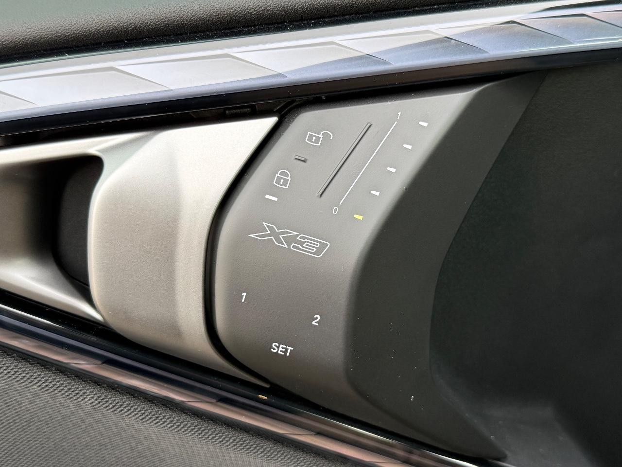 BMW X3 Vehicle Image 11