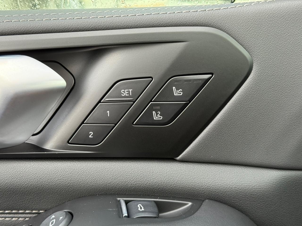 BMW X5 Vehicle Image 11