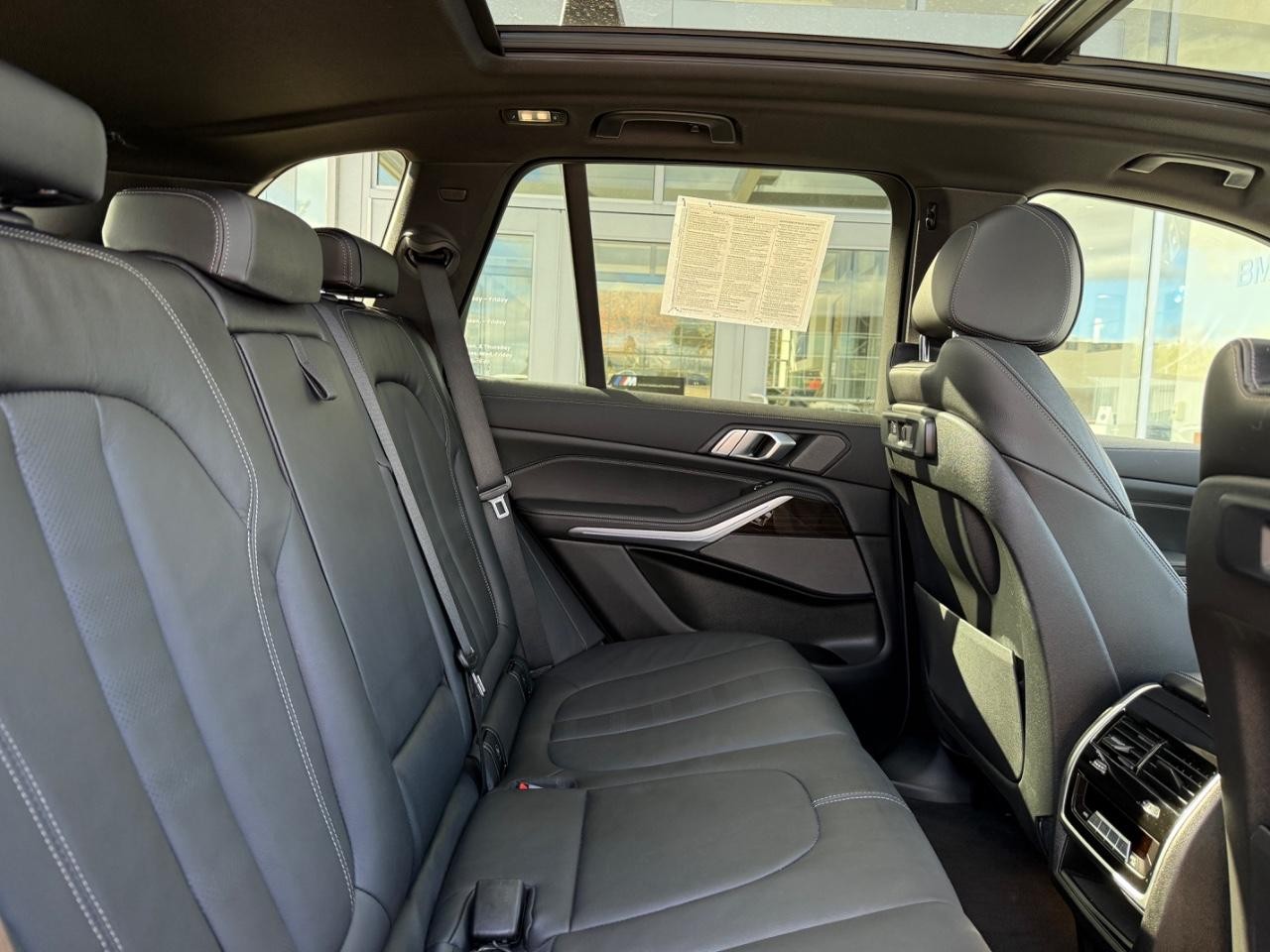 BMW X5 Vehicle Image 09