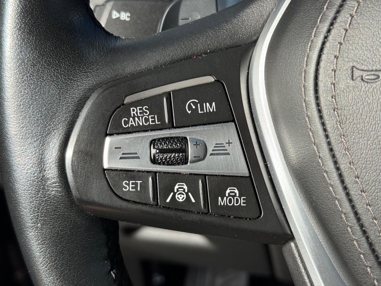 BMW X5 Vehicle Image 16