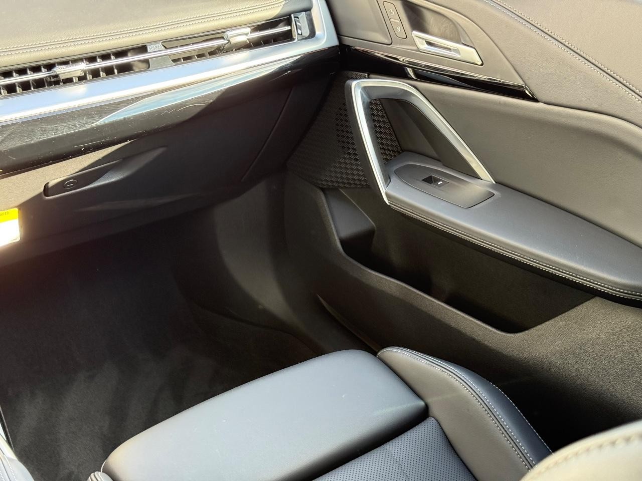 BMW X1 Vehicle Image 15