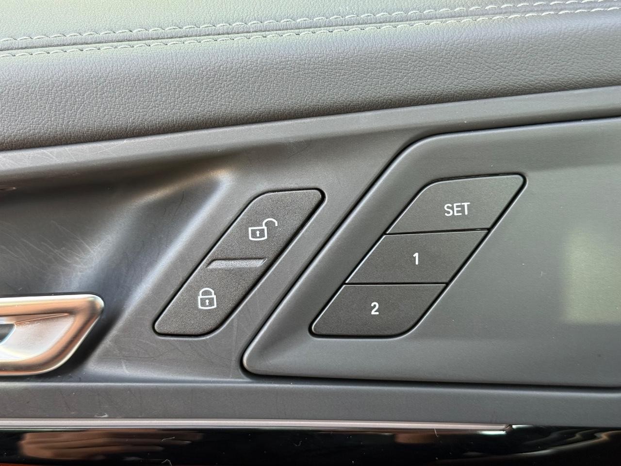 BMW X1 Vehicle Image 16