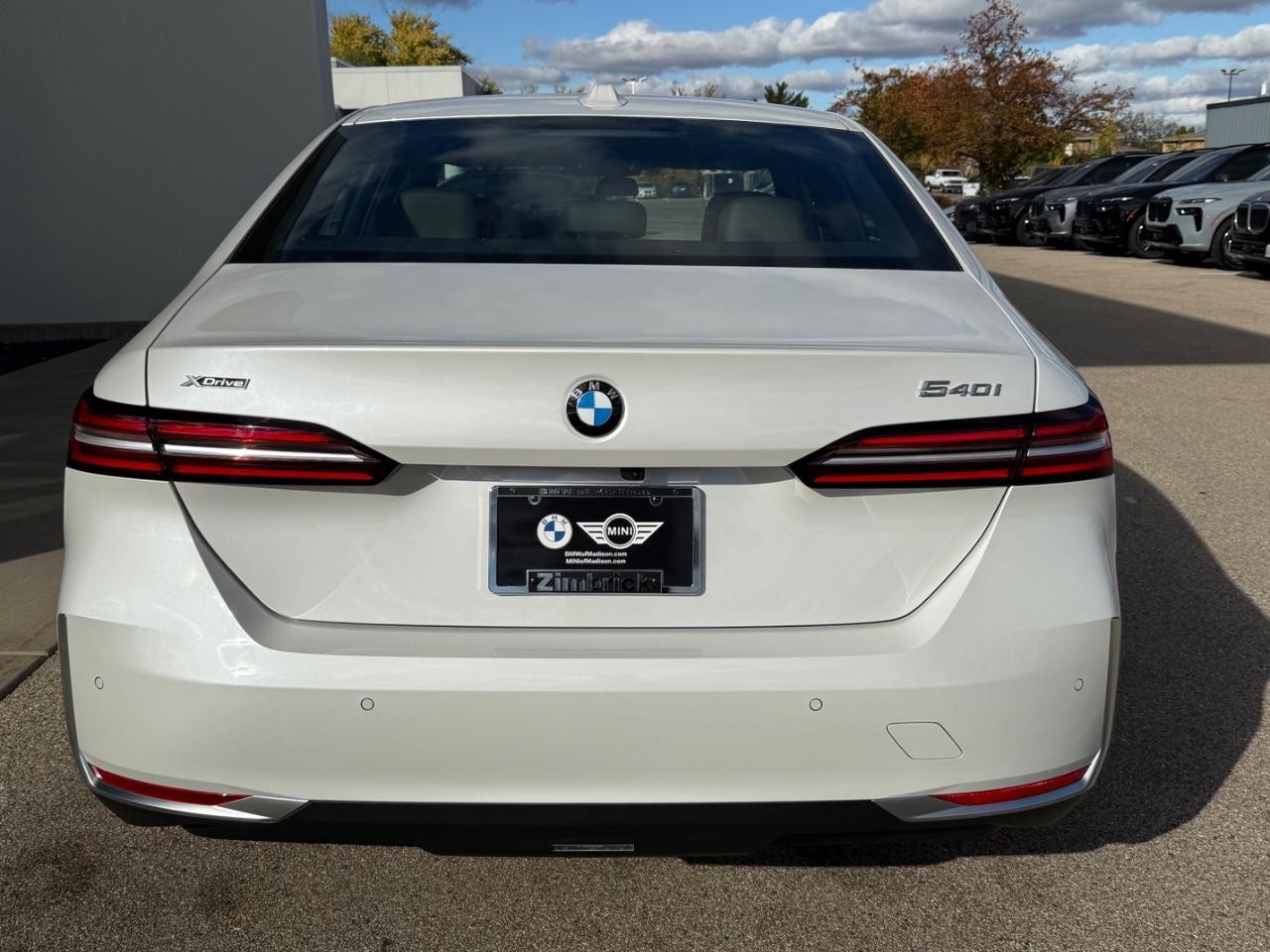 BMW 5 Series Vehicle Image 04