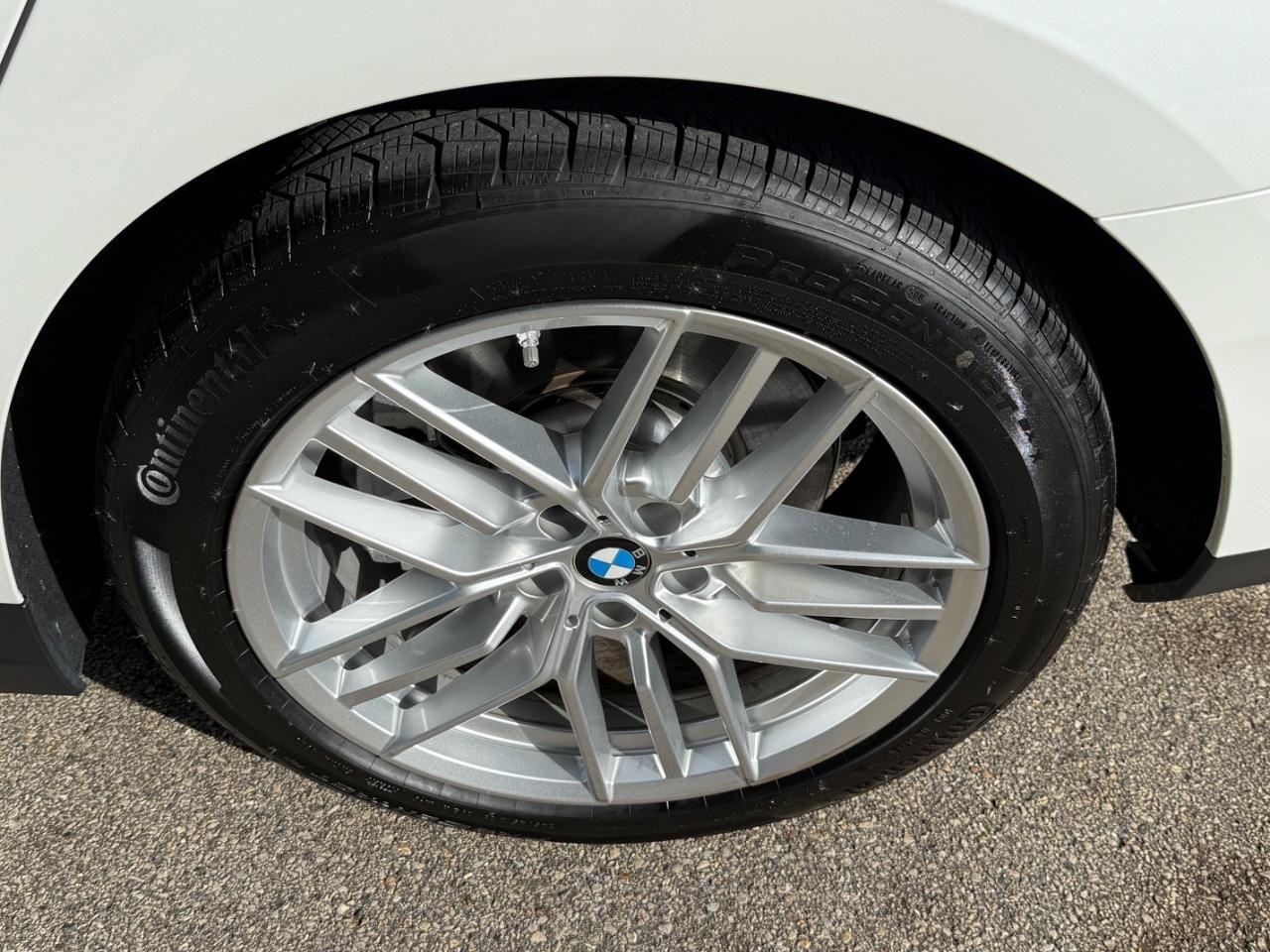 BMW 5 Series Vehicle Image 06