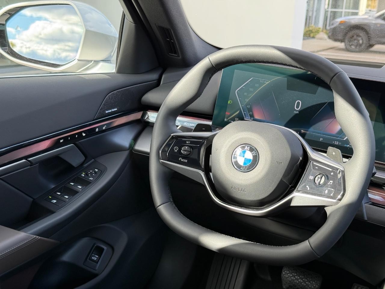 BMW 5 Series Vehicle Image 13