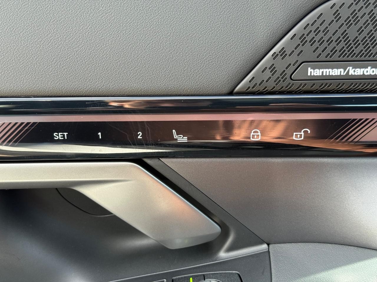 BMW 5 Series Vehicle Image 15
