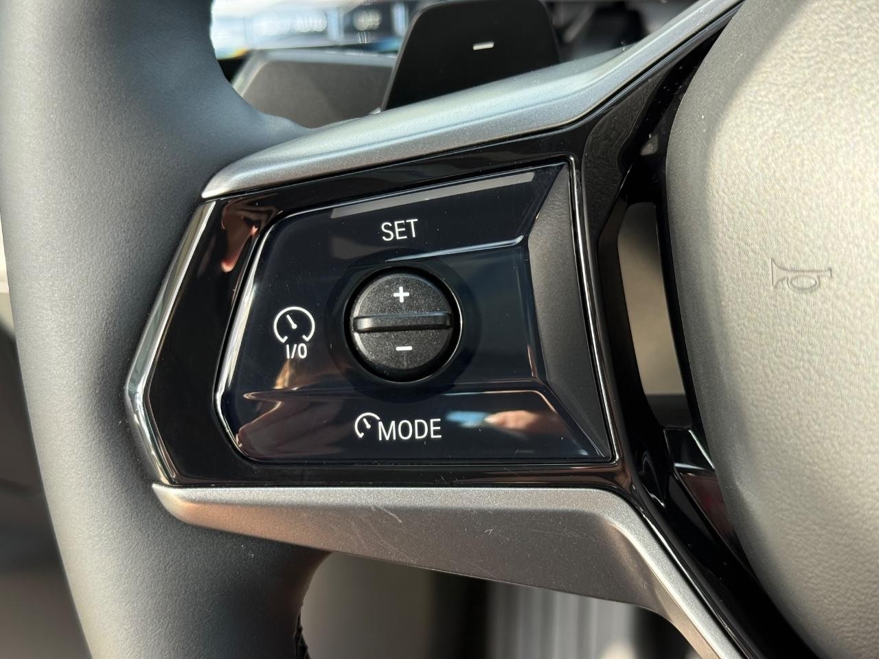 BMW 5 Series Vehicle Image 16