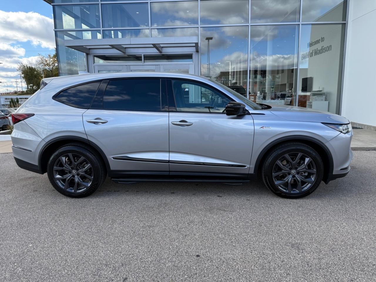 Acura MDX Vehicle Image 02