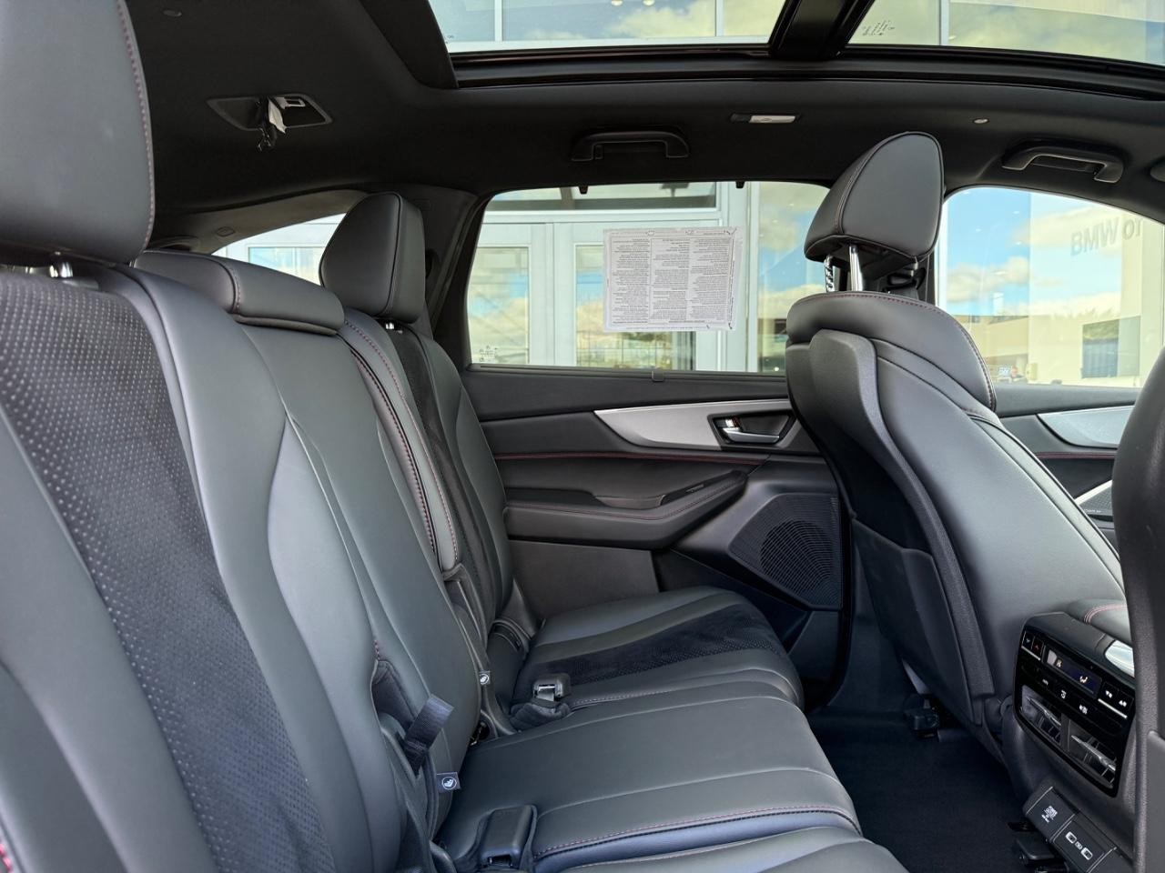 Acura MDX Vehicle Image 10