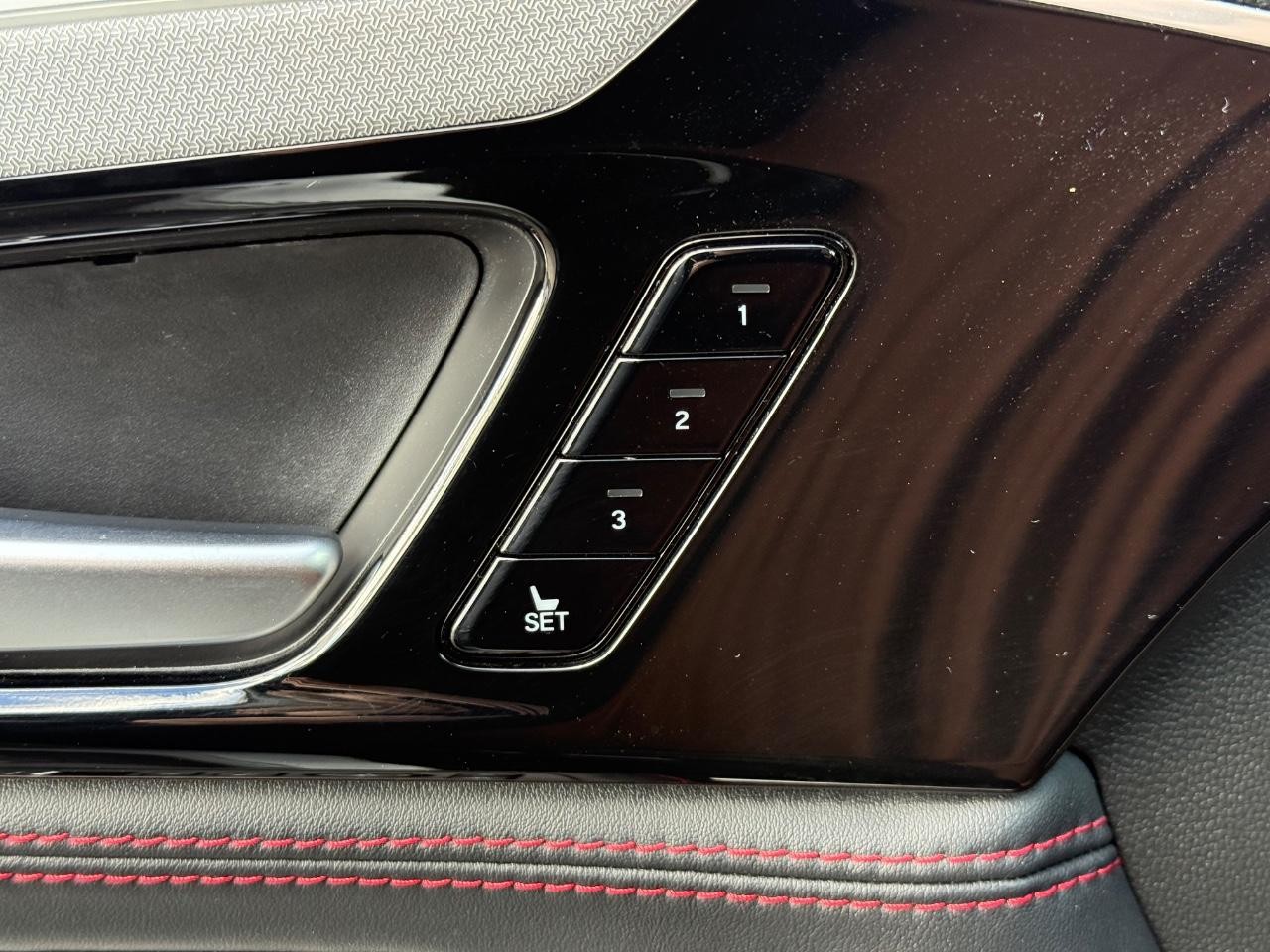 Acura MDX Vehicle Image 15