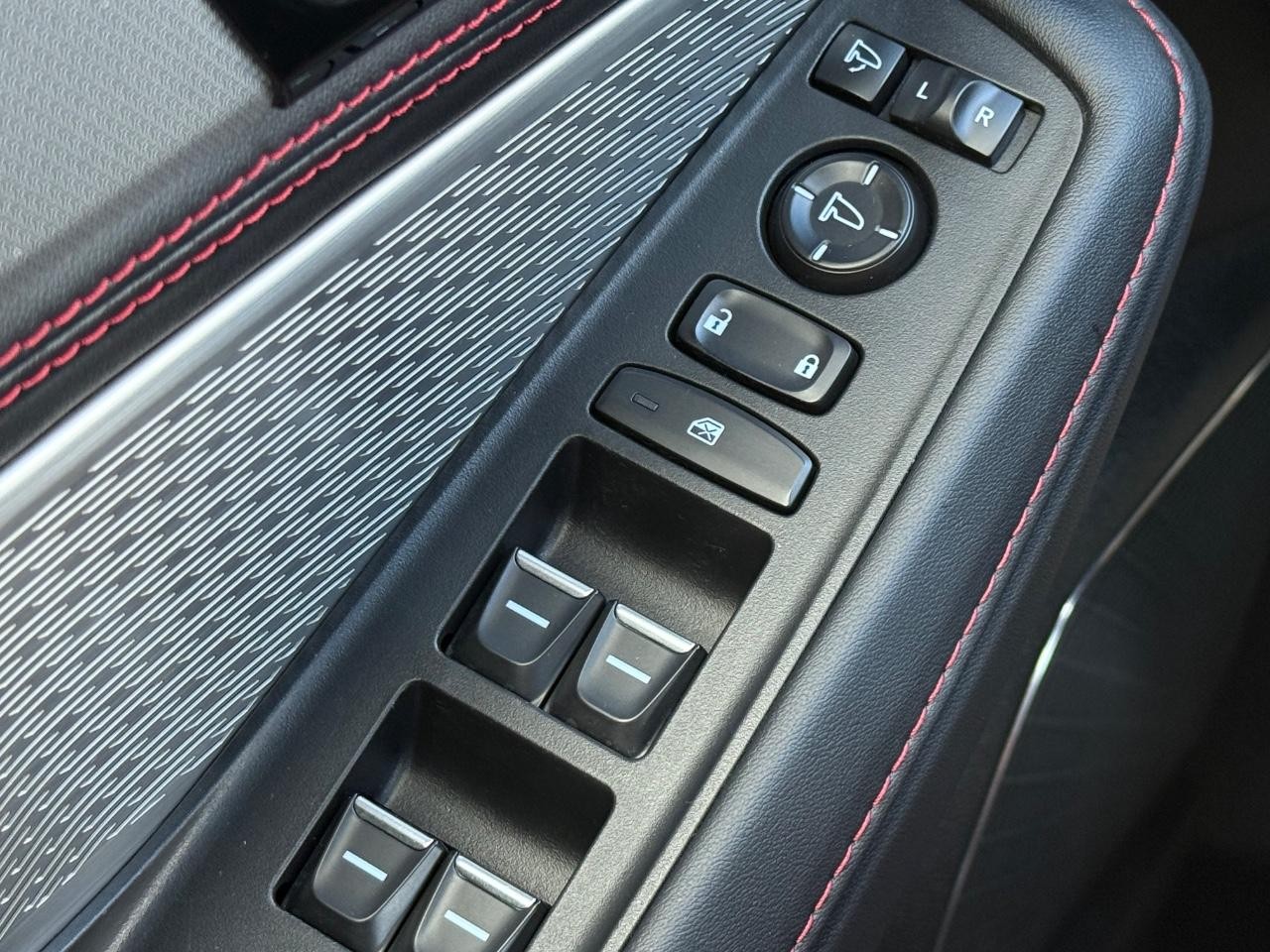 Acura MDX Vehicle Image 21
