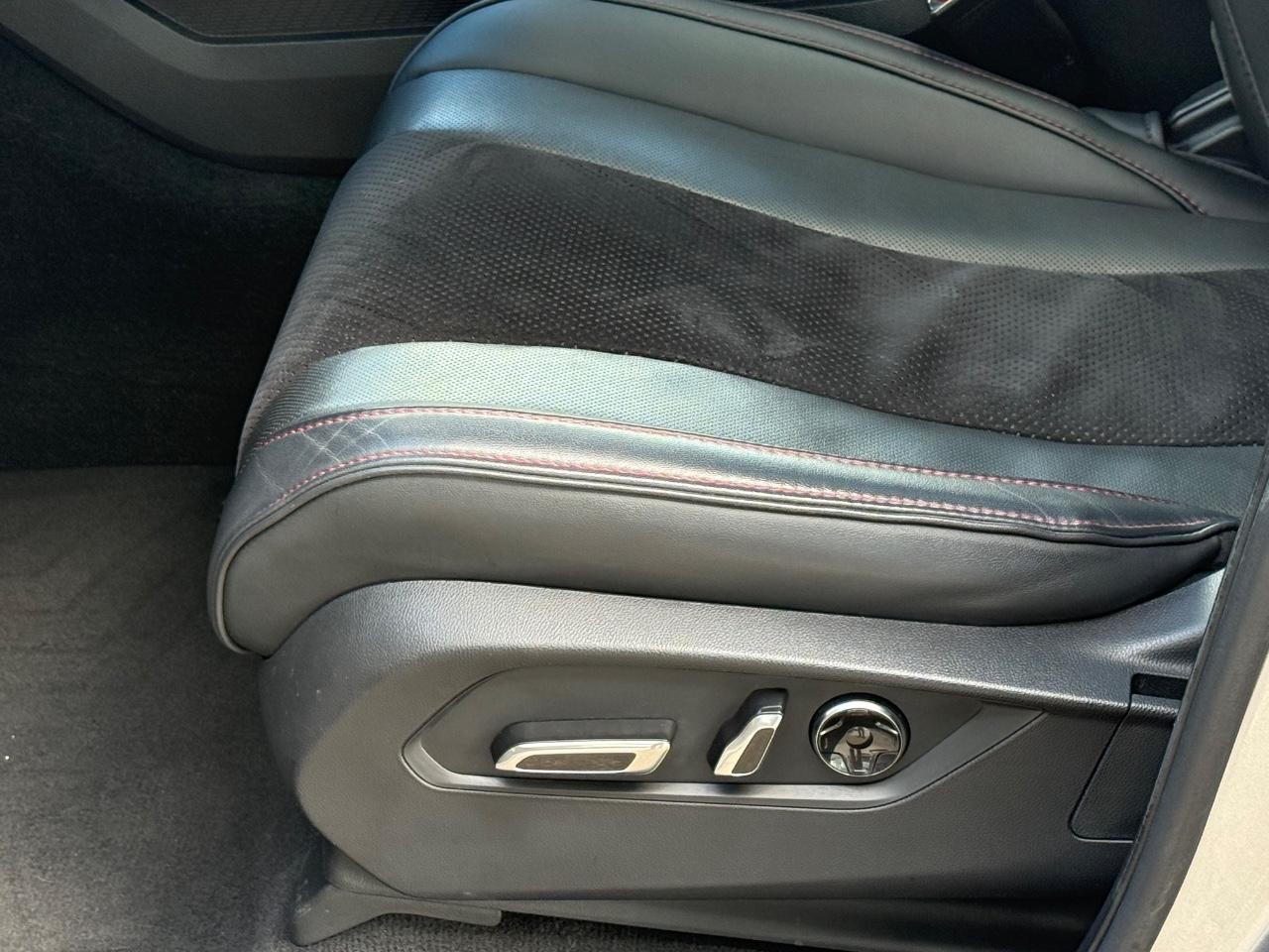 Acura MDX Vehicle Image 22