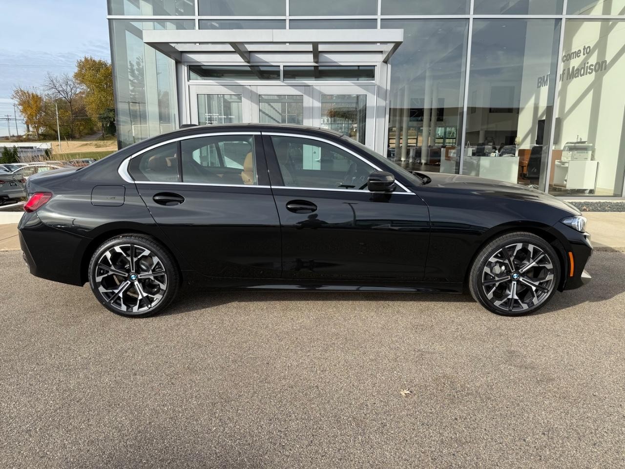 BMW 3 Series Vehicle Image 02