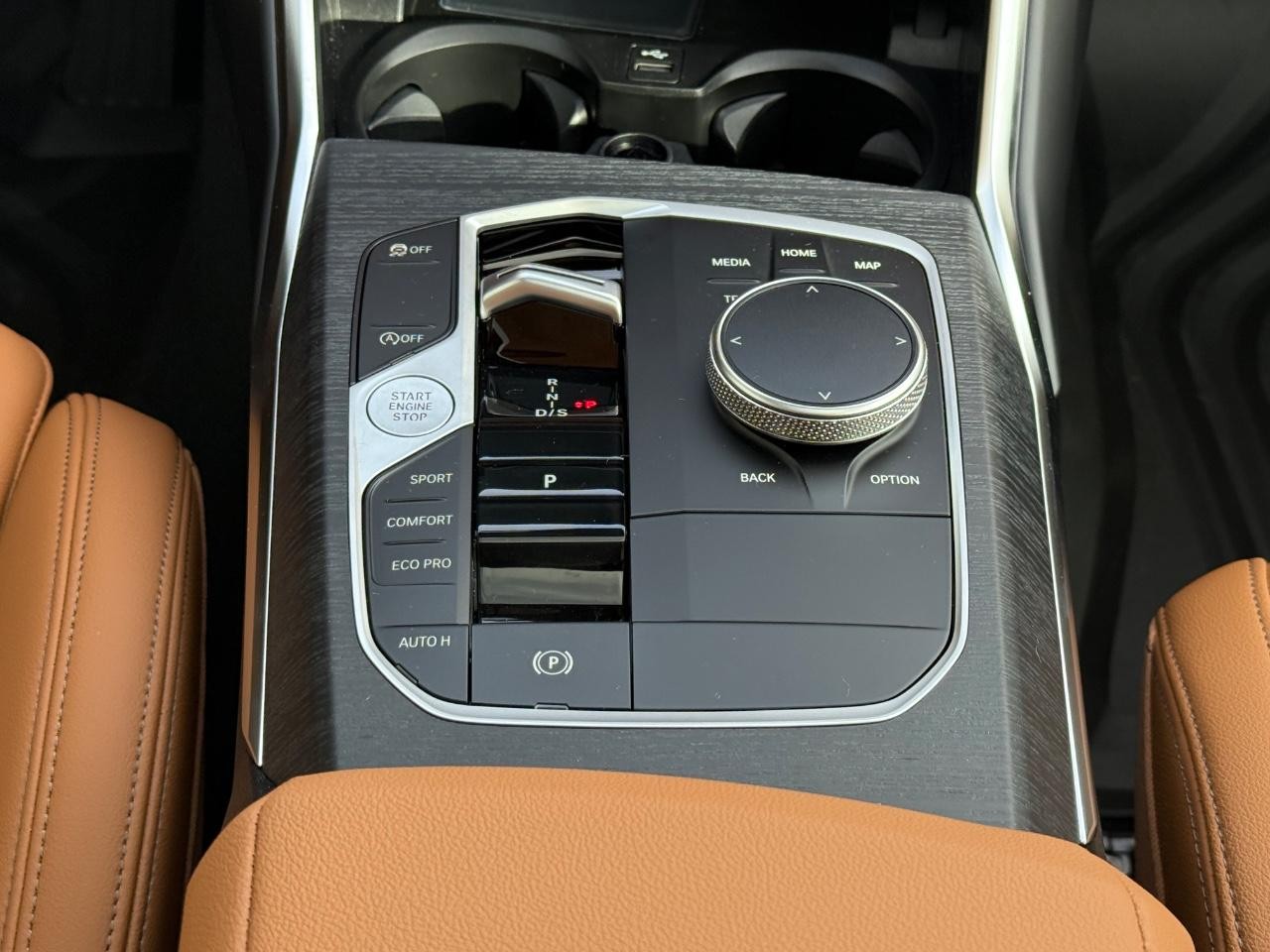 BMW 3 Series Vehicle Image 08