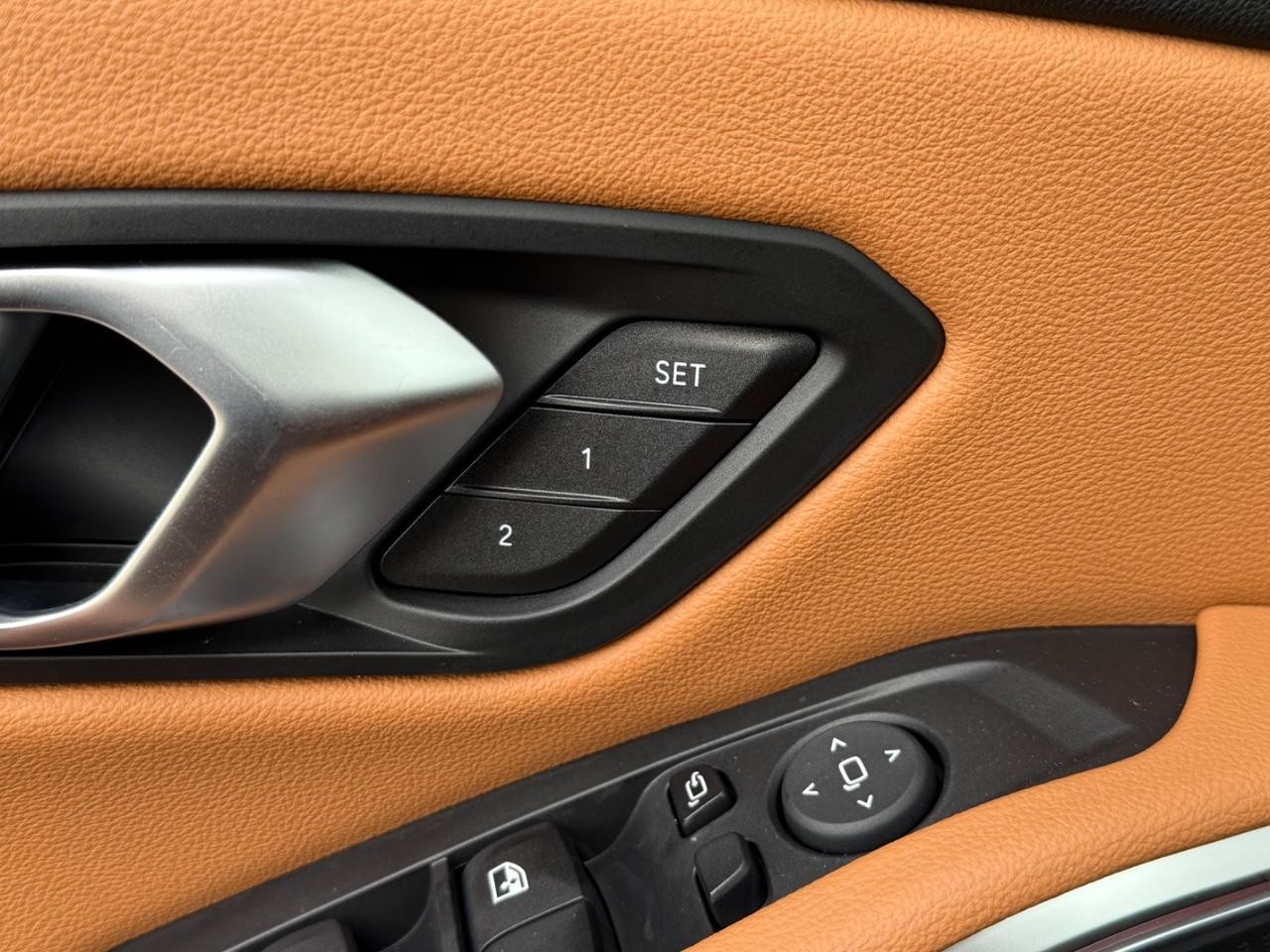 BMW 3 Series Vehicle Image 11