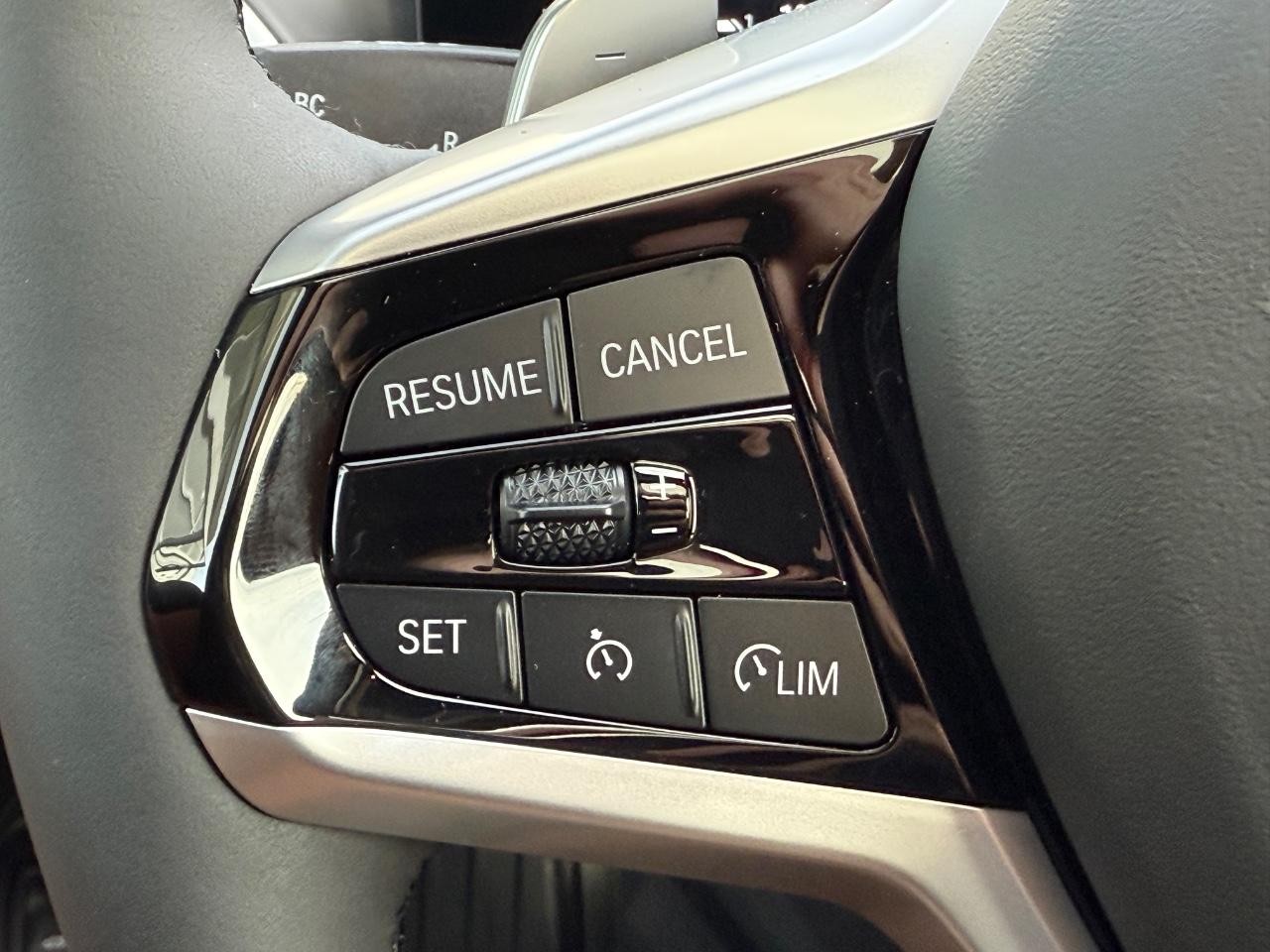 BMW 3 Series Vehicle Image 12