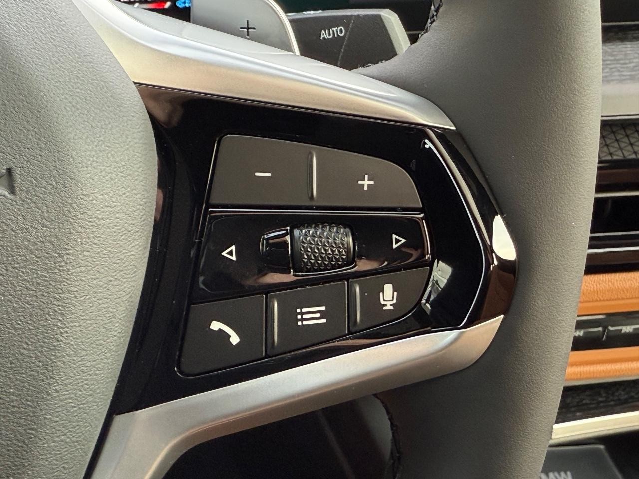 BMW 3 Series Vehicle Image 13