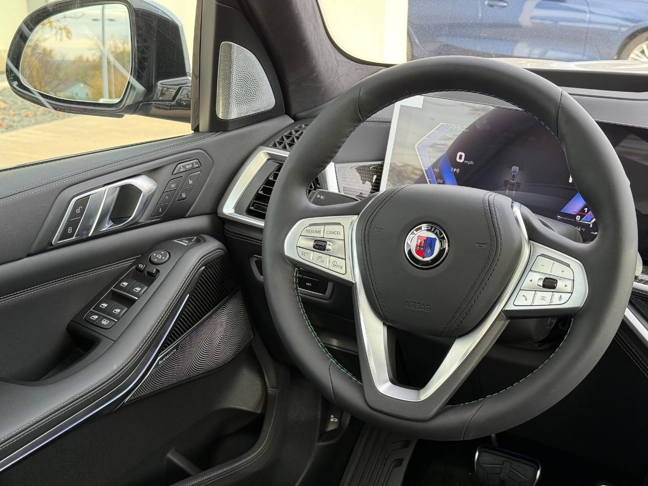 BMW X7 Vehicle Image 09