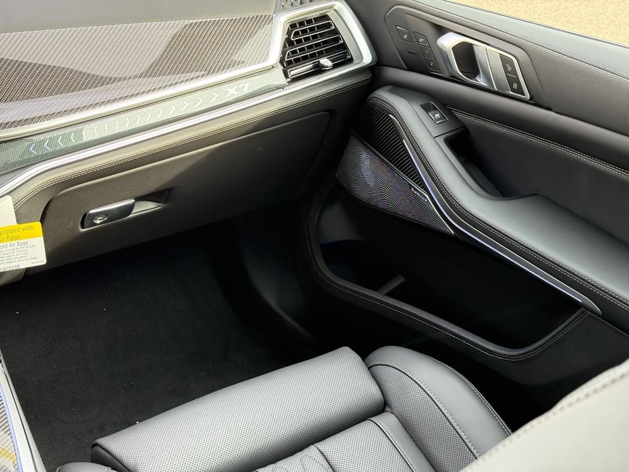 BMW X7 Vehicle Image 10