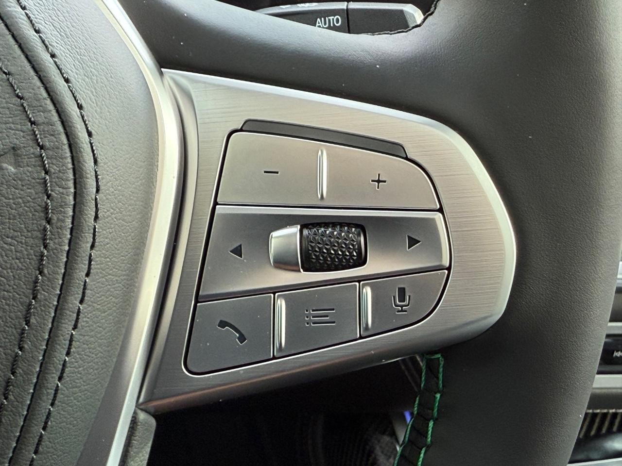 BMW X7 Vehicle Image 13