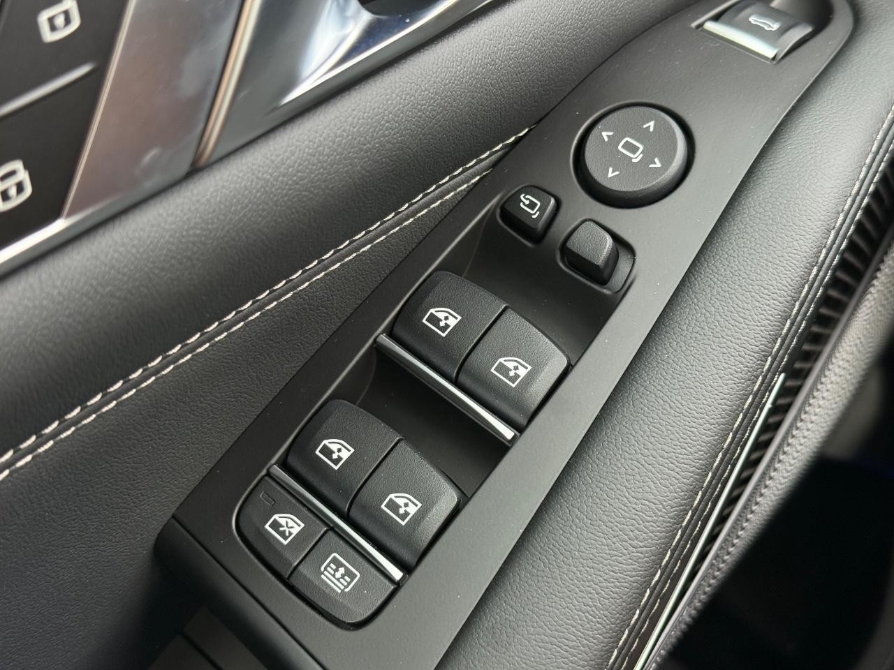 BMW X7 Vehicle Image 16