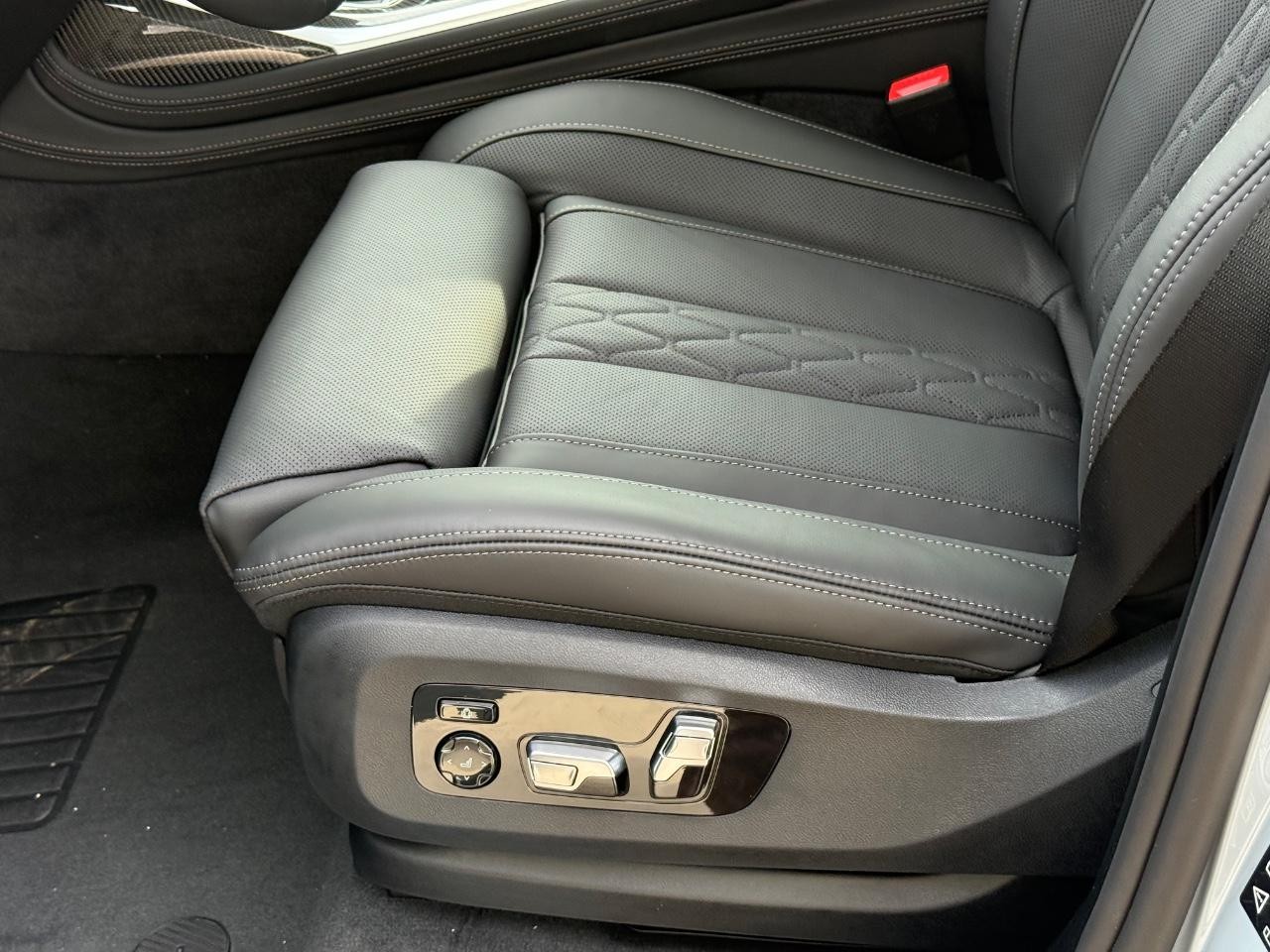 BMW X7 Vehicle Image 17