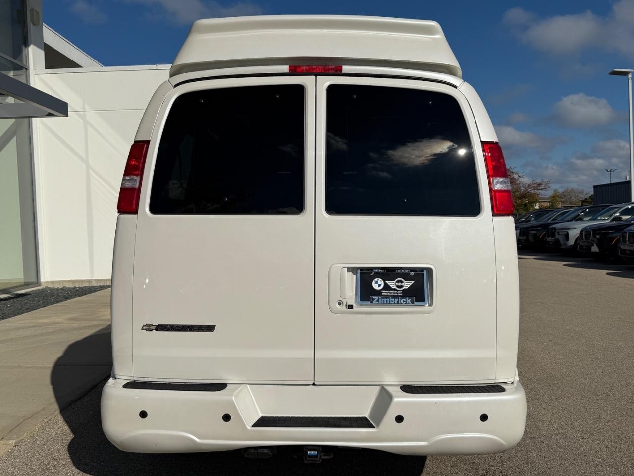 Chevrolet Express Cargo Van Vehicle Image 04