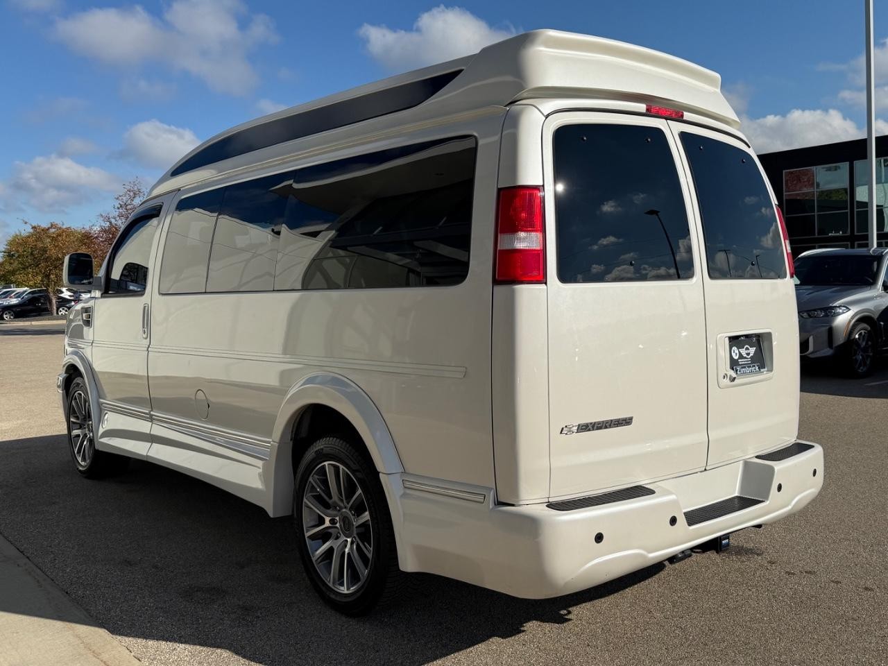Chevrolet Express Cargo Van Vehicle Image 06