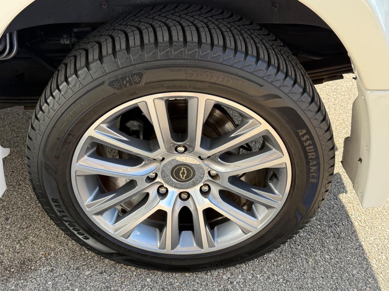 Chevrolet Express Cargo Van Vehicle Image 07