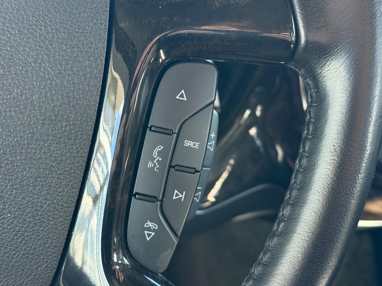 Chevrolet Express Cargo Van Vehicle Image 18