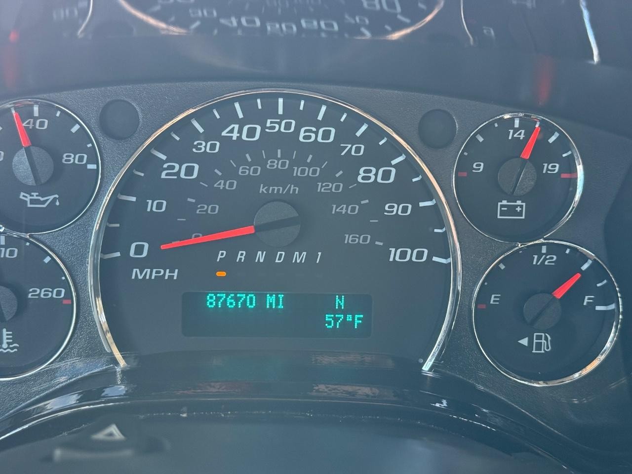 Chevrolet Express Cargo Van Vehicle Image 19