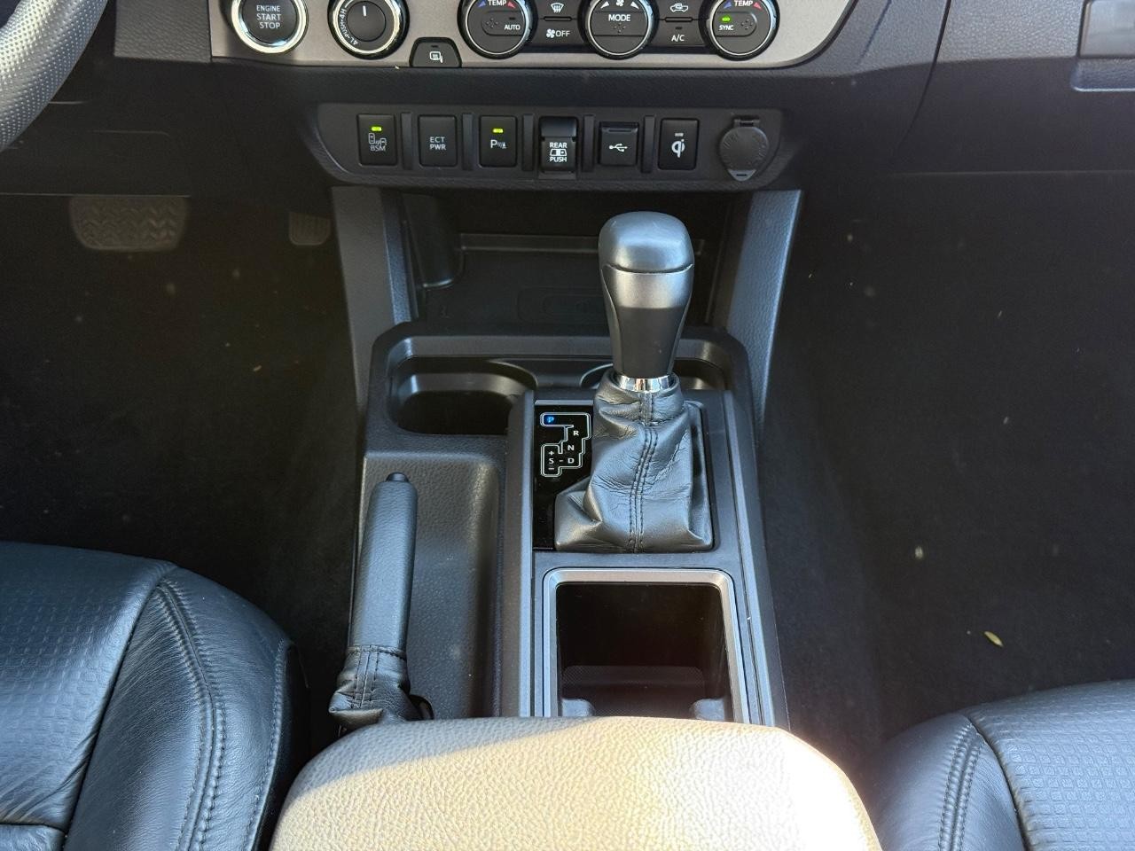 Toyota Tacoma 4WD Vehicle Image 13