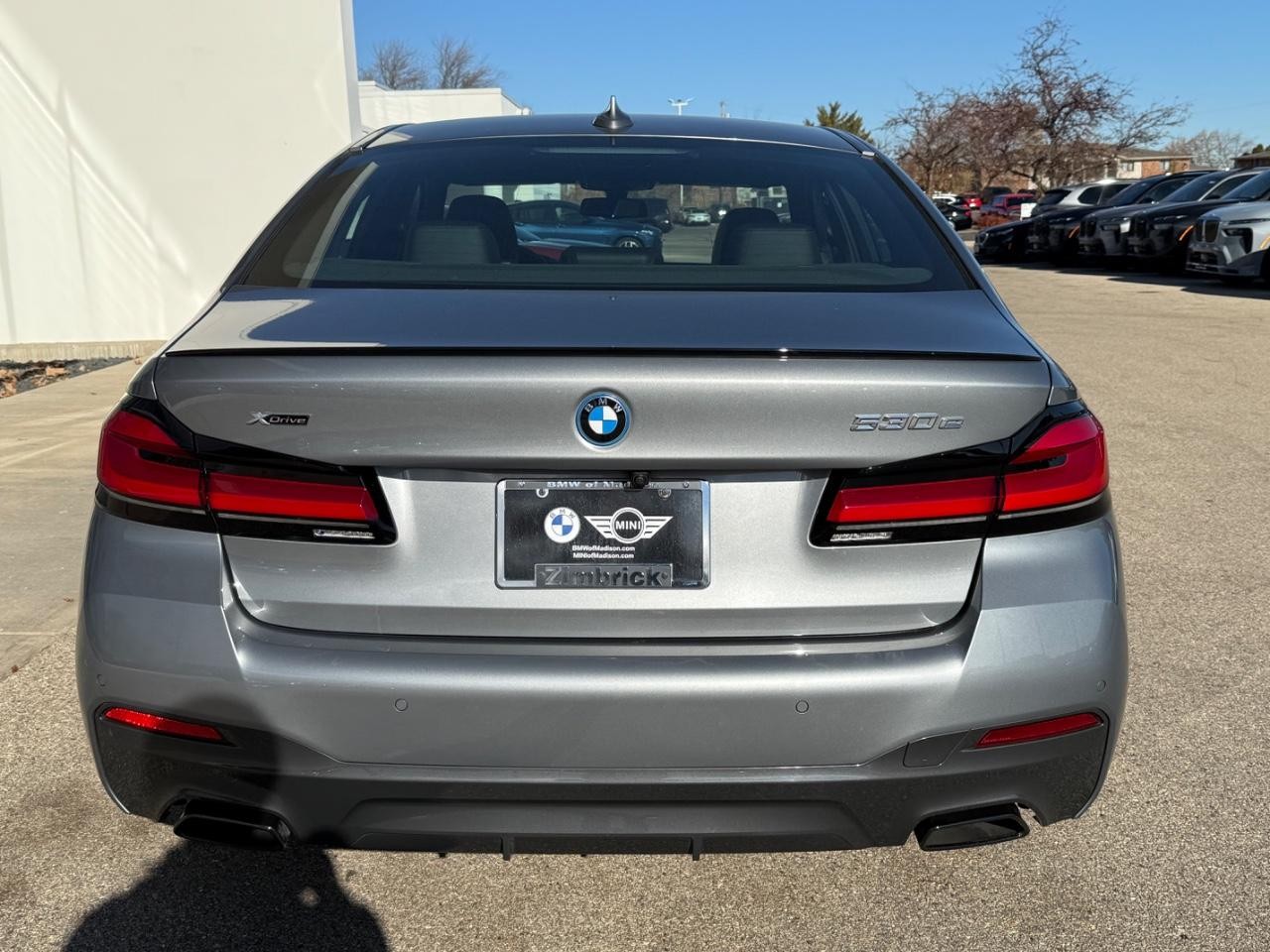 BMW 5 Series Vehicle Image 04