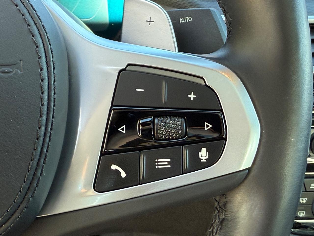 BMW 5 Series Vehicle Image 16