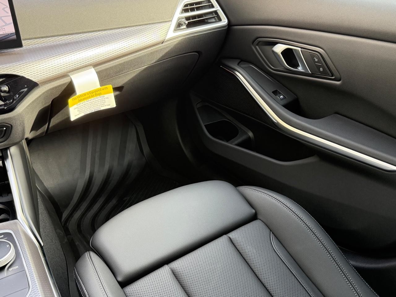 BMW 3 Series Vehicle Image 10