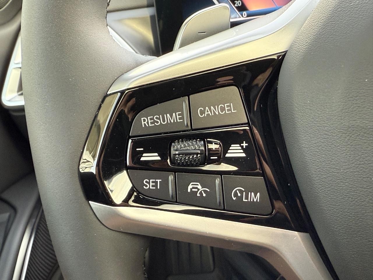 BMW 3 Series Vehicle Image 12