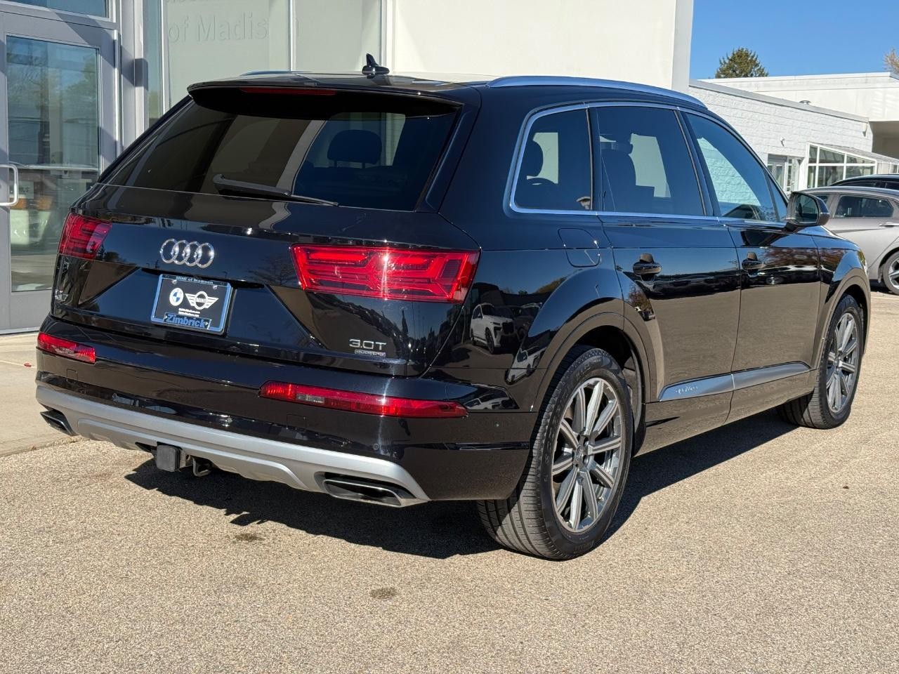 Audi Q7 Vehicle Image 03