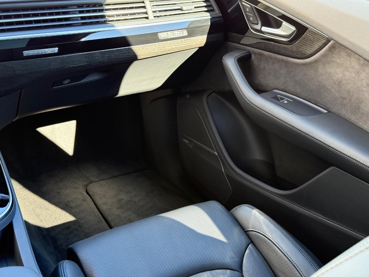 Audi Q7 Vehicle Image 15