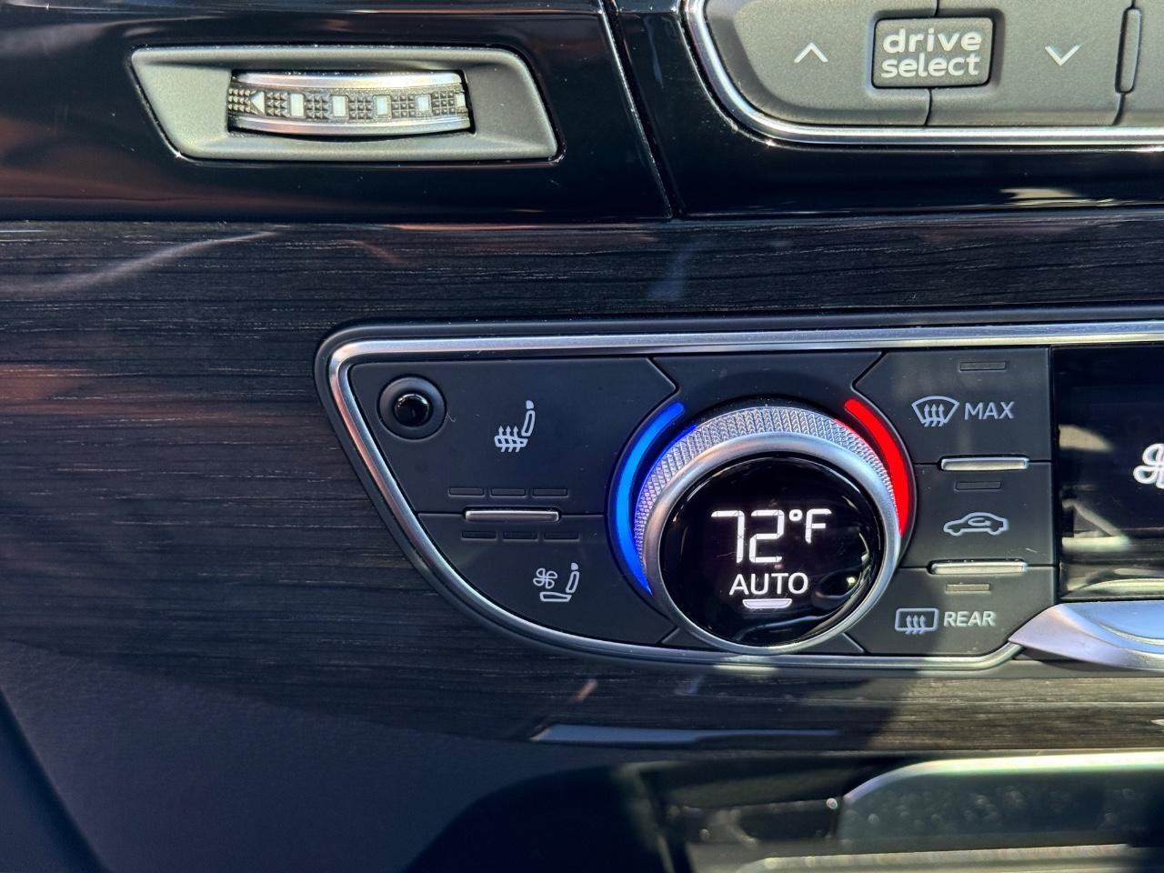 Audi Q7 Vehicle Image 20