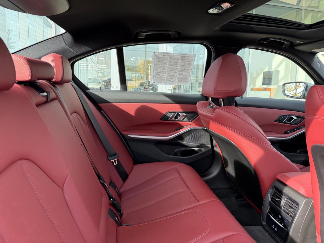 BMW 3 Series Vehicle Image 09