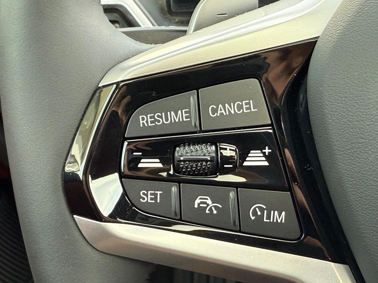 BMW 3 Series Vehicle Image 16