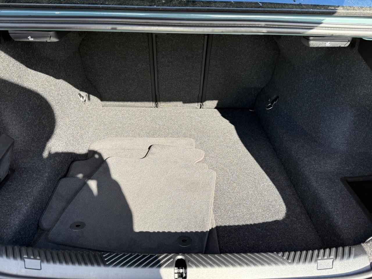 BMW 5 Series Vehicle Image 05