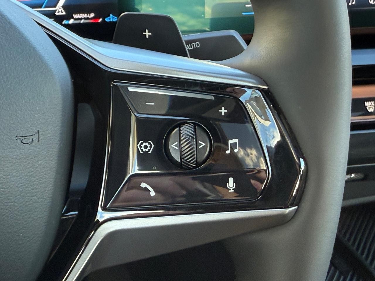 BMW 5 Series Vehicle Image 18