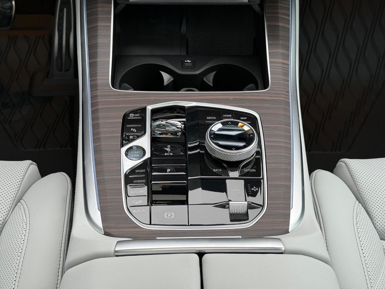 BMW X5 Vehicle Image 08