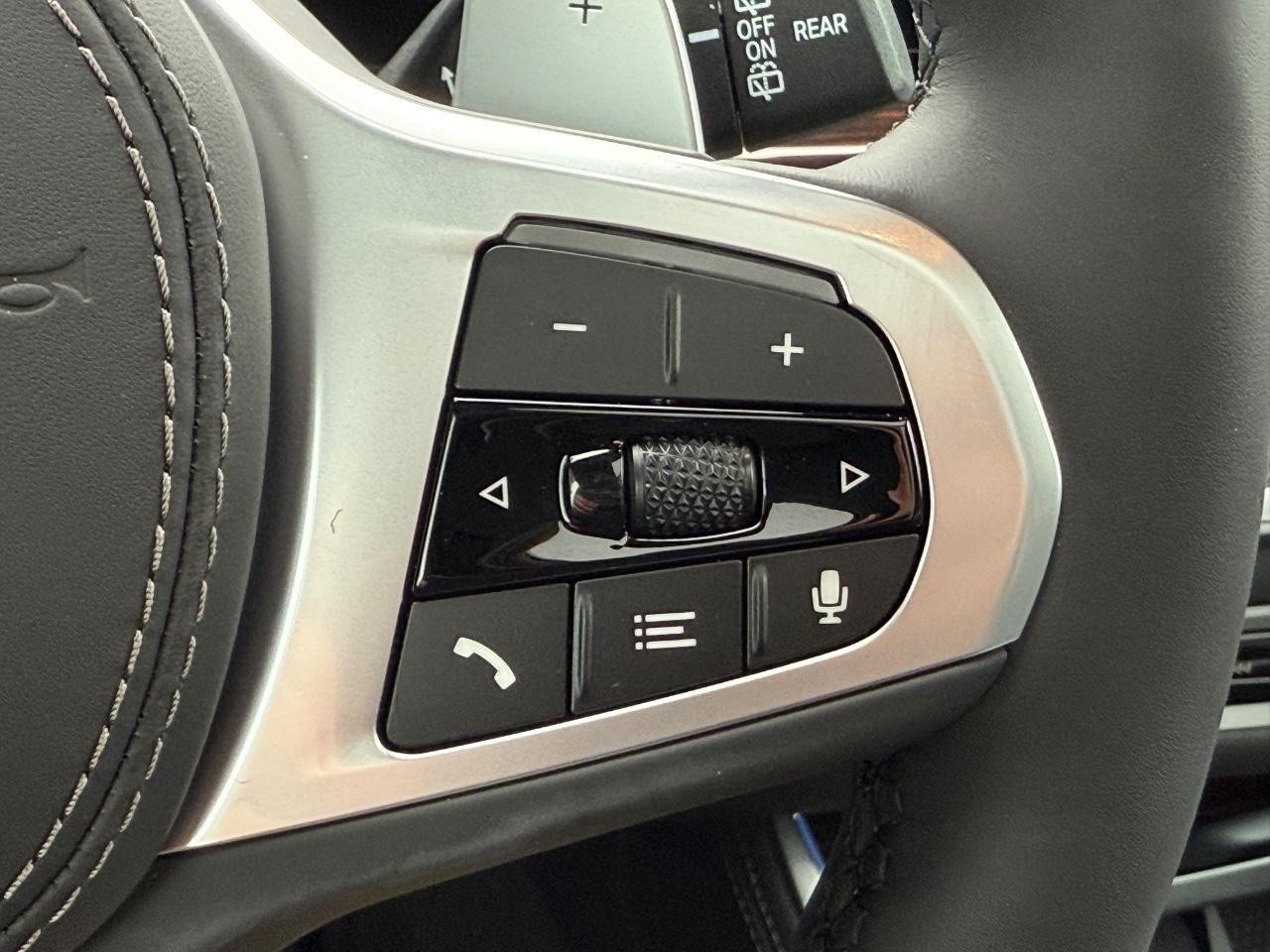 BMW X5 Vehicle Image 13