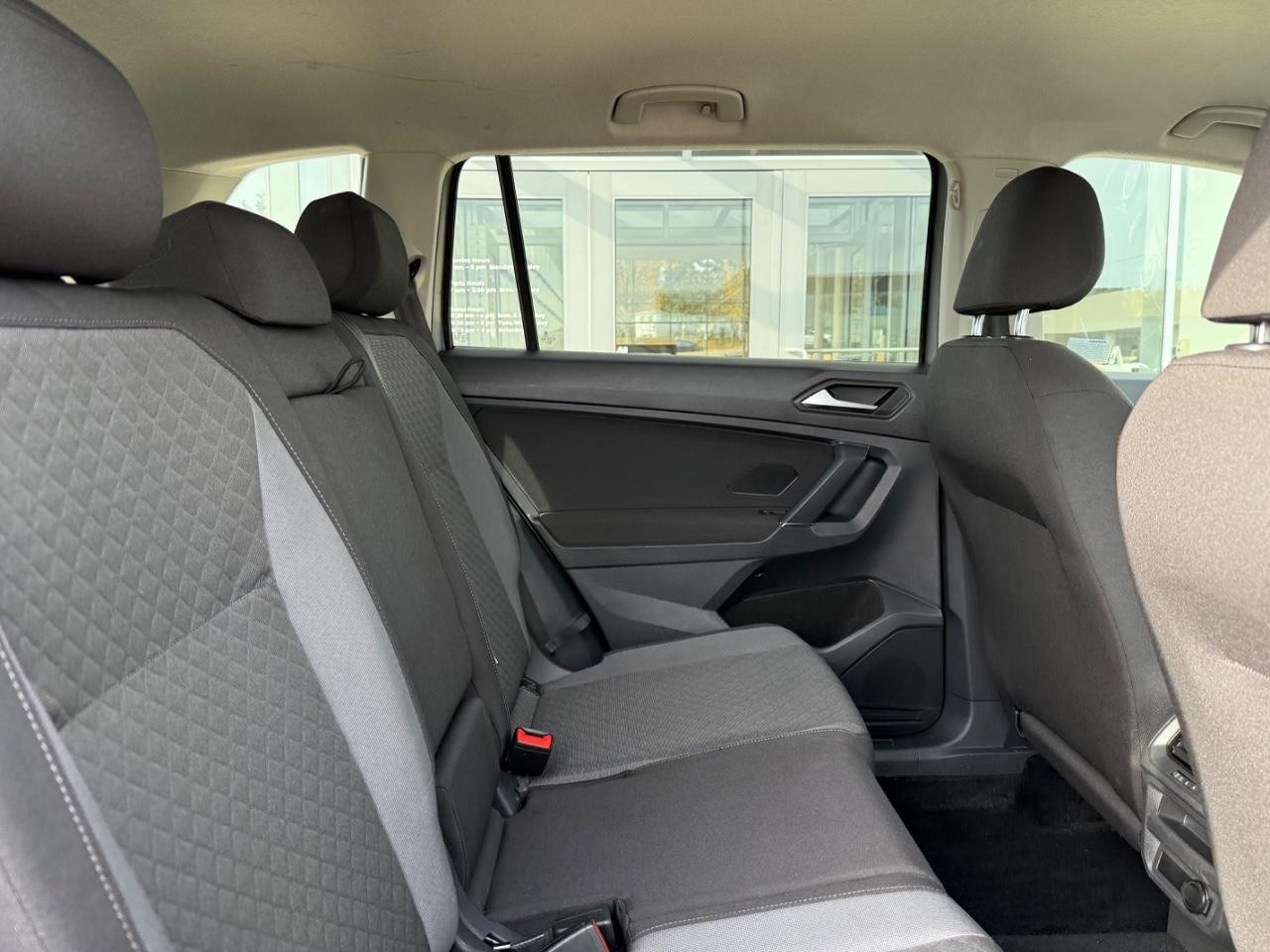 Volkswagen Tiguan Vehicle Image 10